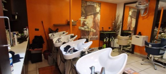 65m² Commercial property in Milan, Italy No. 361057 35