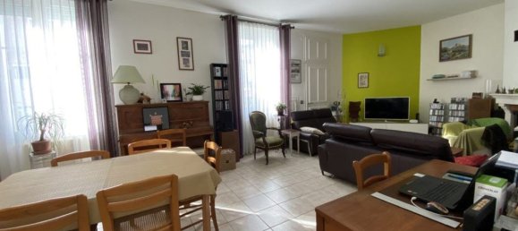 Casa de 5 dormitorios en Tours, France No. 54060 2