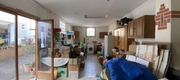 Casa de 5 dormitorios en Tours, France No. 54060 9