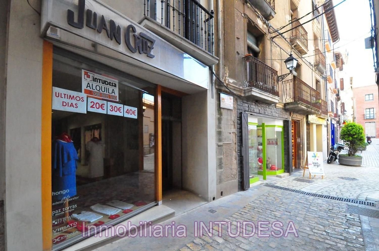 120m² Commercial property in Chartered Community of Navarre, Spain No. 96869