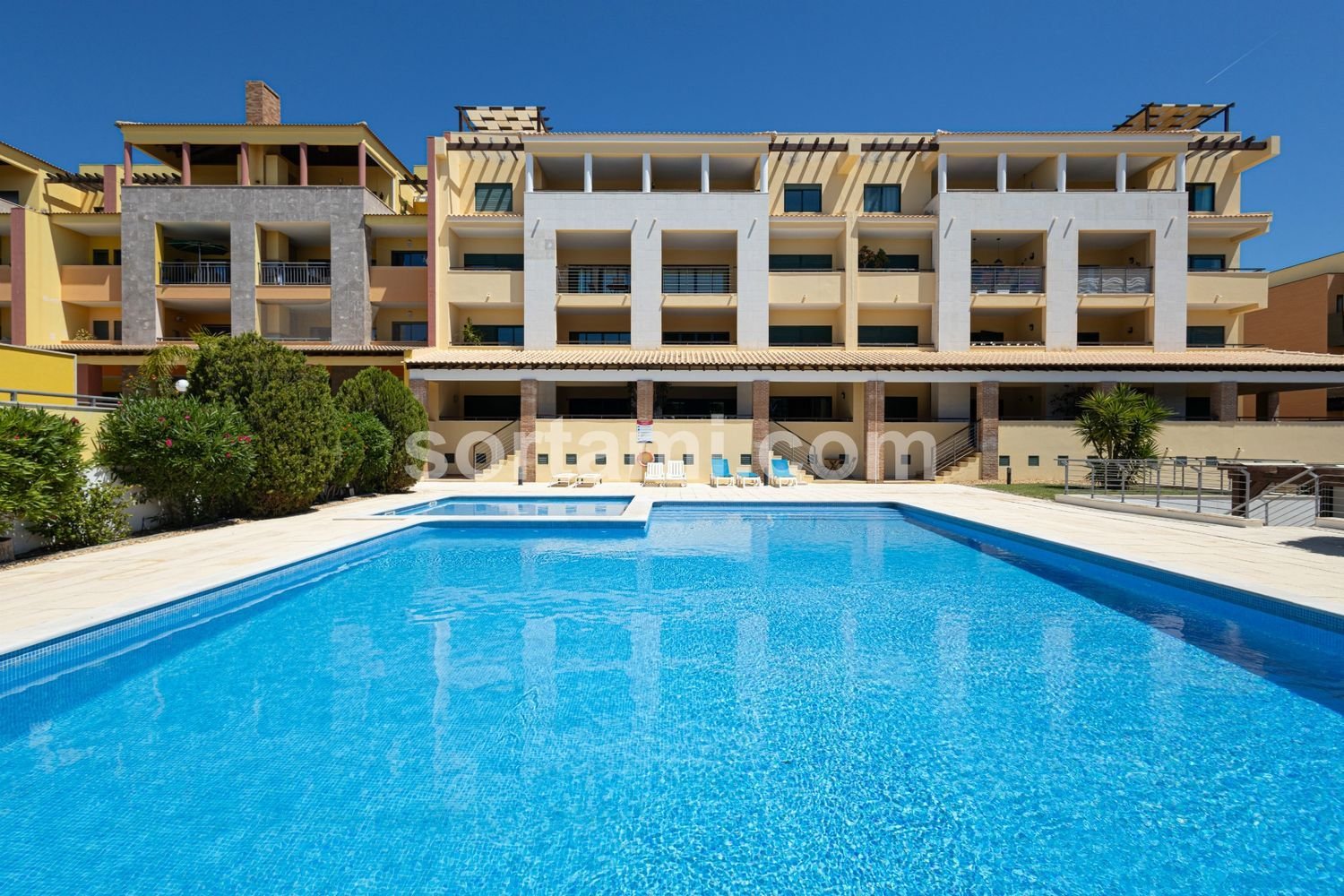 2 bedrooms Penthouse in Quarteira, Portugal No. 106432