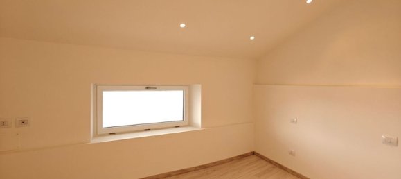 5-salle Duplex à Udine, Italy No. 17903 30