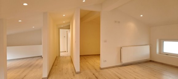 5-salle Duplex à Udine, Italy No. 17903 17