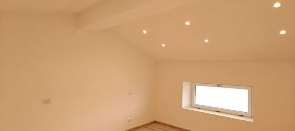 5-salle Duplex à Udine, Italy No. 17903 22