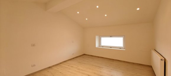 5-salle Duplex à Udine, Italy No. 17903 21