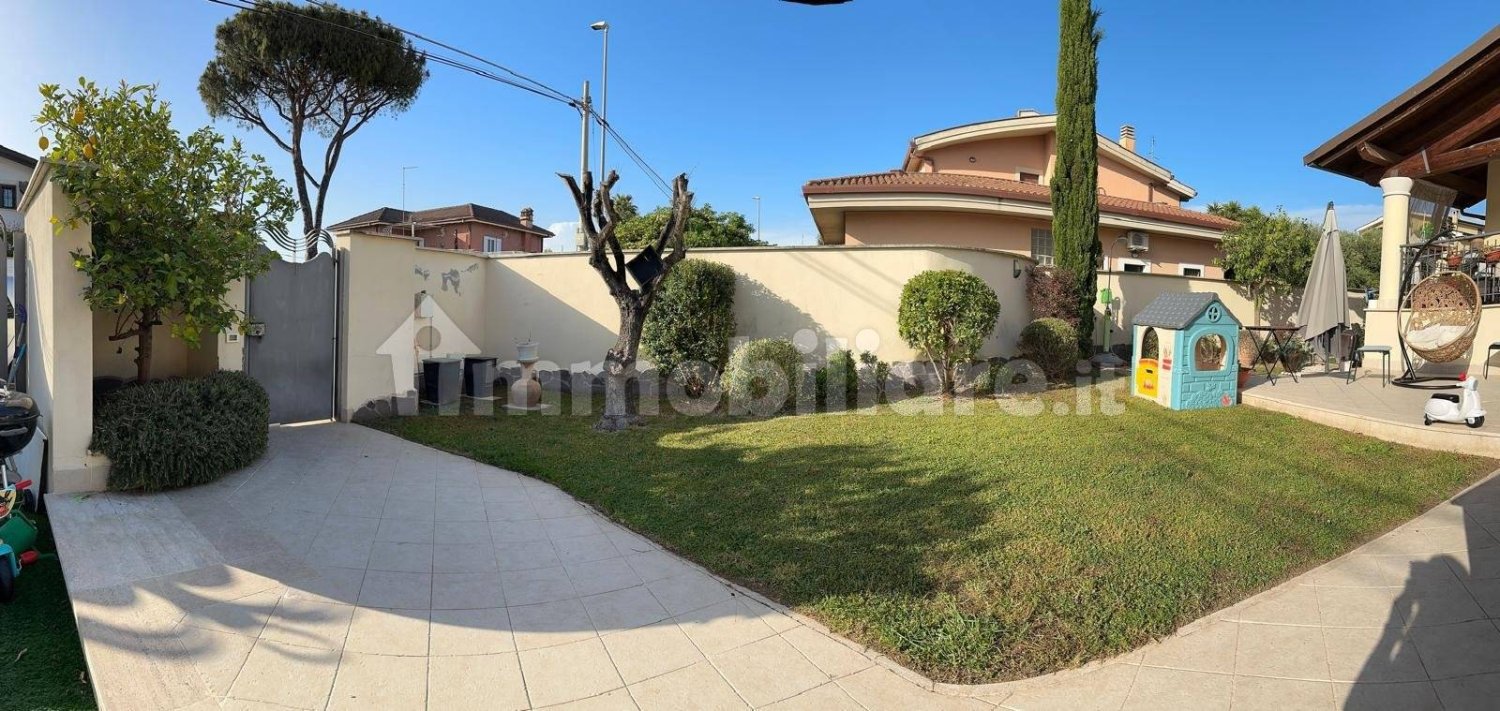 Villa de 2 dormitorios en Rome, Italy No. 332852