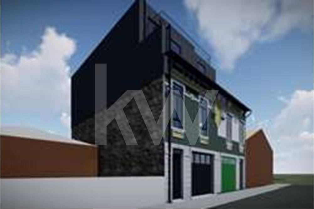 Edificio de 6 dormitorios en Porto, Portugal No. 245458