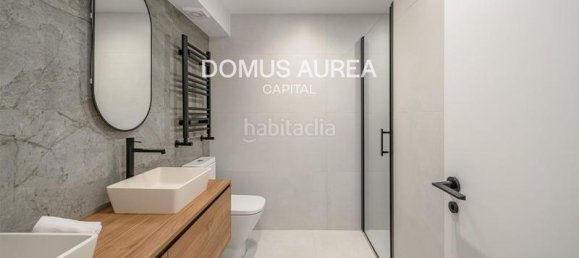 2 bedrooms Duplex in Madrid, Spain No. 125477 5