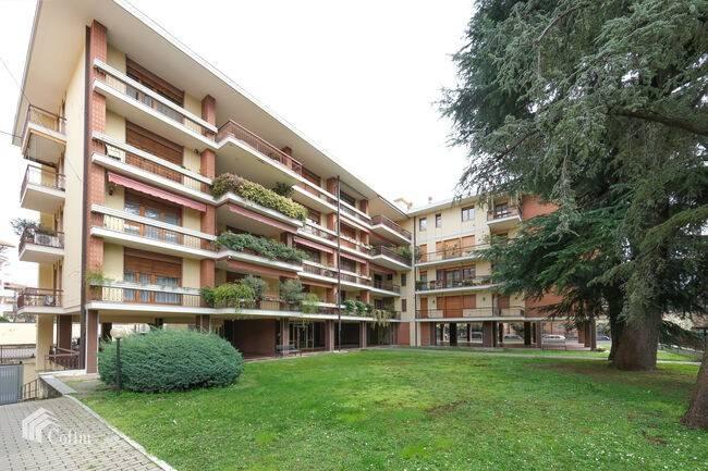 6 rooms Apartment in Verona, Italy No. 36144
