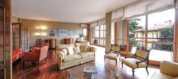 6 rooms Apartment in Verona, Italy No. 36144 3