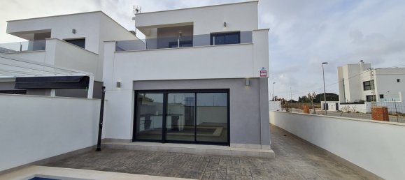 Villa de 3 dormitorios en El Pinós, Spain No. 7023 10
