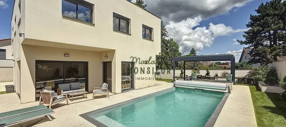 6 bedrooms House in La Verpilliere, France No. 321708 2