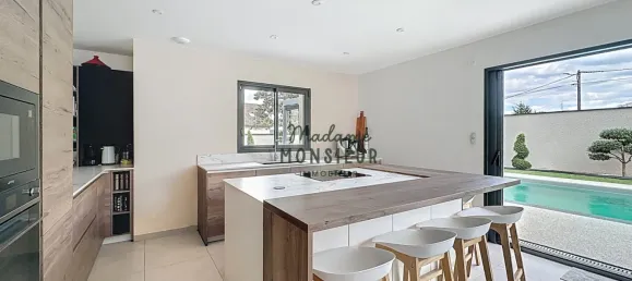 6 bedrooms House in La Verpilliere, France No. 321708 7