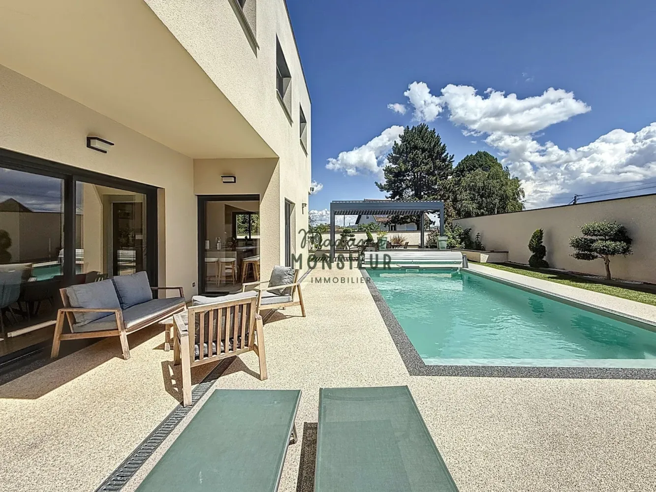 6 bedrooms House in La Verpilliere, France No. 321708