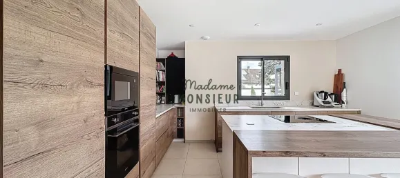 6 bedrooms House in La Verpilliere, France No. 321708 4