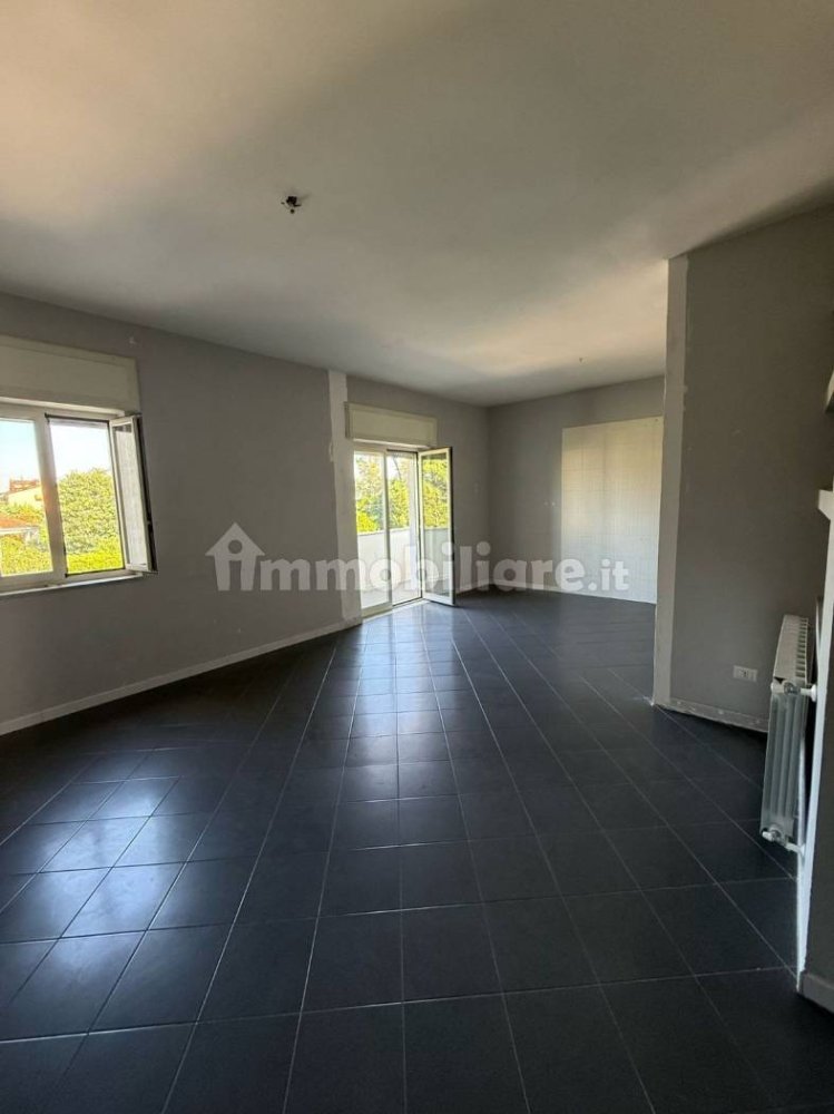 2 غرف نوم شقة في Giugliano in Campania, Italy رقم 350404