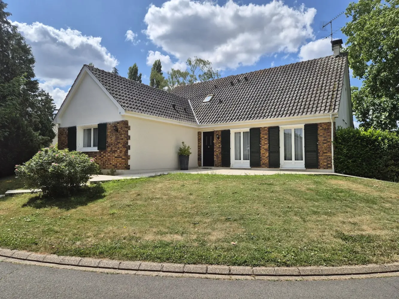 6 Schlafzimmer Haus in Mennecy, France, Nr. 323543