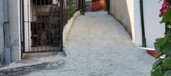 2 bedrooms House in Turin, Italy No. 290048 3