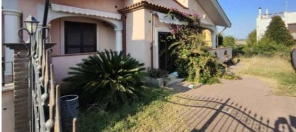 6 rooms Apartment in Ardea, Italy No. 12457 10