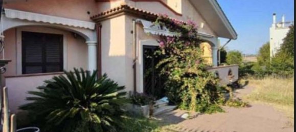 6 rooms Apartment in Ardea, Italy No. 12457 2