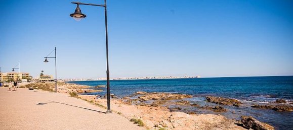 2 bedrooms Bungalow in Punta Prima, Spain No. 9390 9