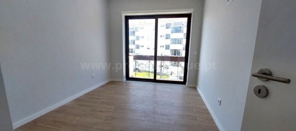 Apartamento de 3 dormitorios en Porto, Portugal No. 301752 3