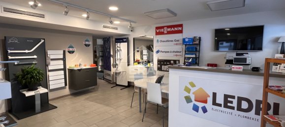 Propiedad comercial de 2 habitaciónes en Nogent-le-Rotrou, France No. 95210 2