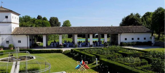 Villa de 14 dormitorios en Pordenone, Italy No. 164507 13