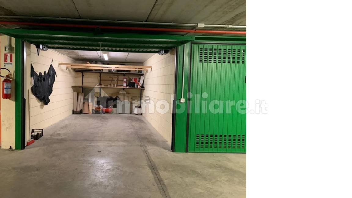  مرآب في Rome, Italy 21متر مربع رقم 146716