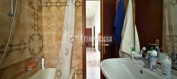 2 bedrooms Apartment in Cologno Monzese, Italy No. 98612 17