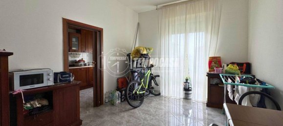 2 bedrooms Apartment in Cologno Monzese, Italy No. 98612 2