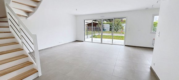 Casa de 4 dormitorios en Manche, France No. 360698 2