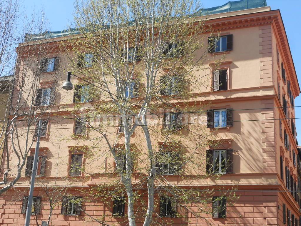 2 bedrooms Apartment in Rome, Italy No. 315300