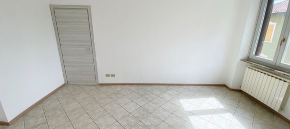 2 rooms Apartment in Legnano, Italy No. 268702 4