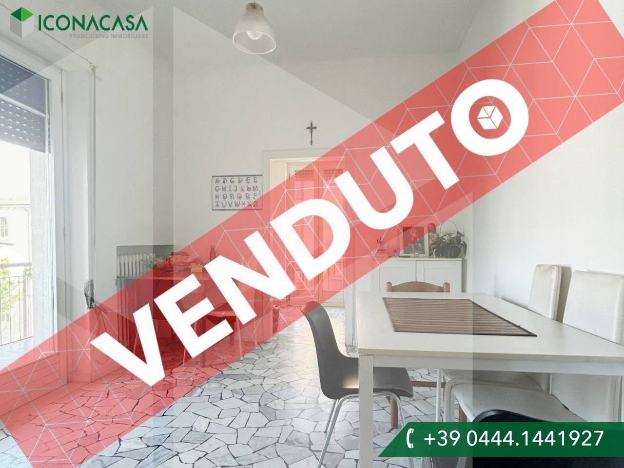 4 rooms Apartment in Vicenza, Italy No. 19199