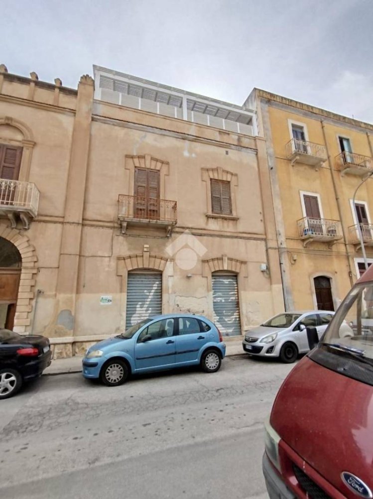 Гараж 160м² в Трапани, Италия № 157975