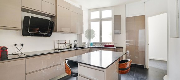 Apartamento de 4 dormitorios en Paris, France No. 168581 4