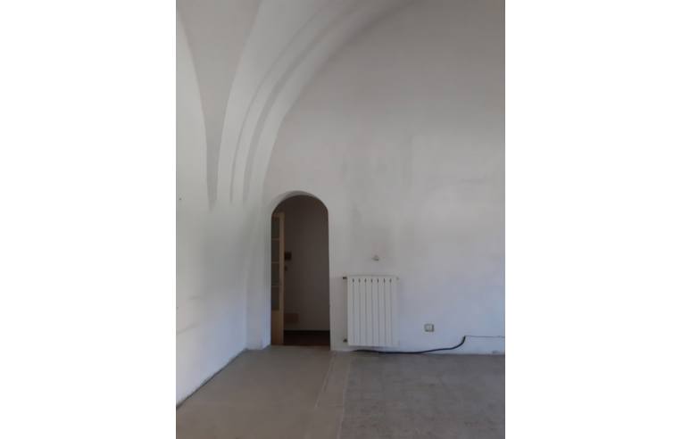 5 bedrooms Apartment in Momo, Italy No. 254129