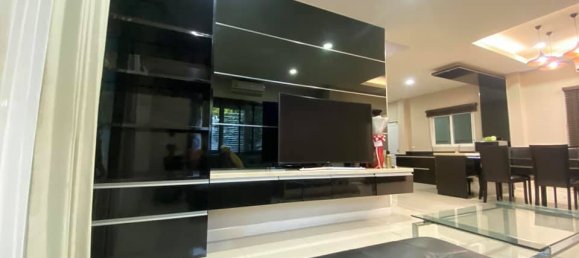 Café/restaurante de 3 dormitorios en Pattaya, Thailand No. 1208 17