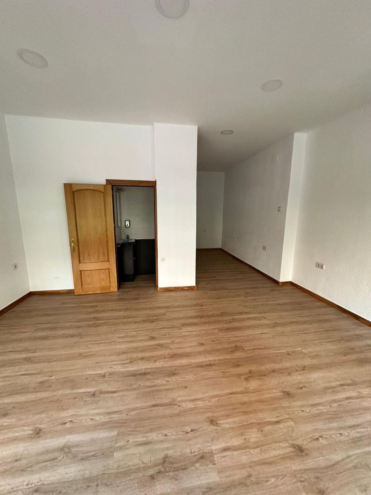 Gewerbliche Immobilie in Valladolid, Spain 29m², Nr. 192827