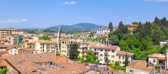 3 bedrooms Penthouse in Florence, Italy No. 206317 9