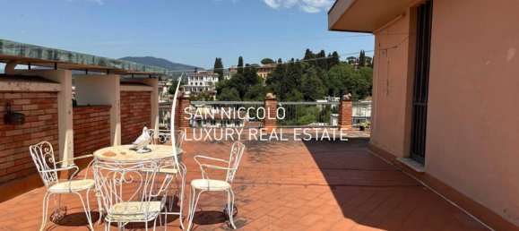 3 bedrooms Penthouse in Florence, Italy No. 206317 3