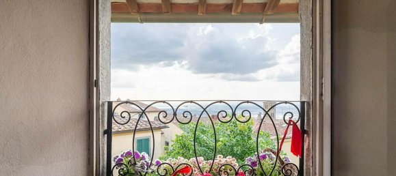 3 bedrooms Apartment in Cortona, Italy No. 56469 4