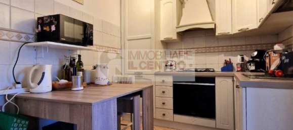 5 rooms House in Sarzana, Italy No. 18725 8