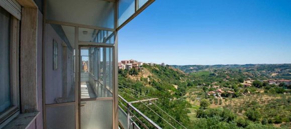 8 rooms Apartment in Chieti, Italy No. 159370 17