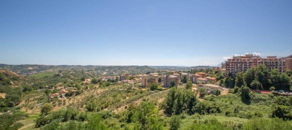 8 rooms Apartment in Chieti, Italy No. 159370 6