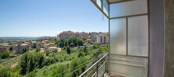 8 rooms Apartment in Chieti, Italy No. 159370 5