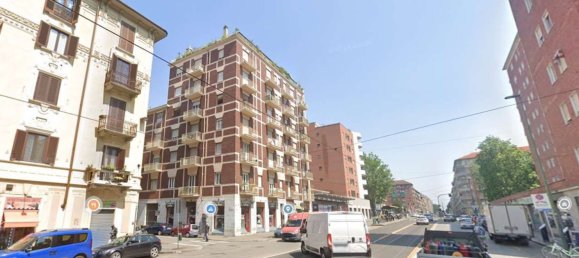 4 rooms Apartment in Turin, Italy No. 10160 4