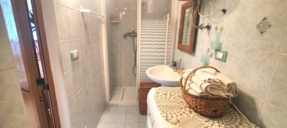 Apartamento de 4 dormitorios en Ceriana, Italy No. 315966 18