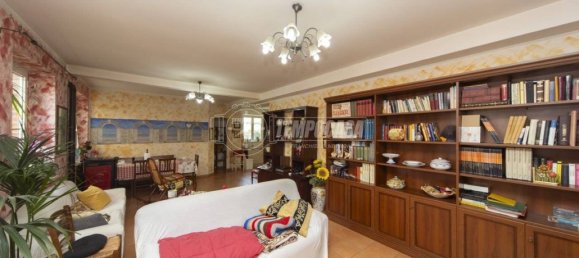 4 bedrooms House in Deruta, Italy No. 108595 7